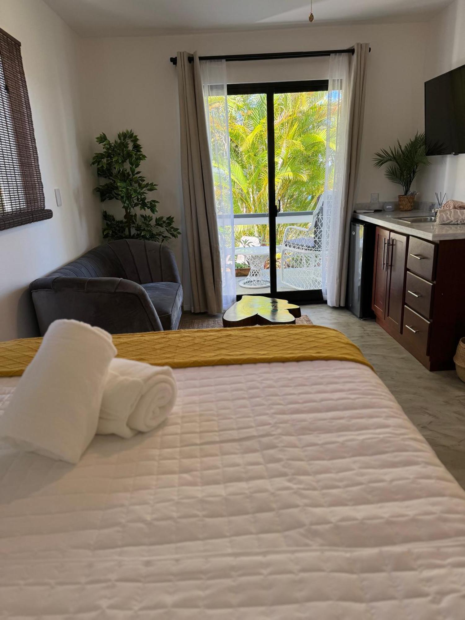 Catalina, Cabrera Oceanview Multi 2 Bd 2 Bath Condo Units With Balcony And Pool Eksteriør billede